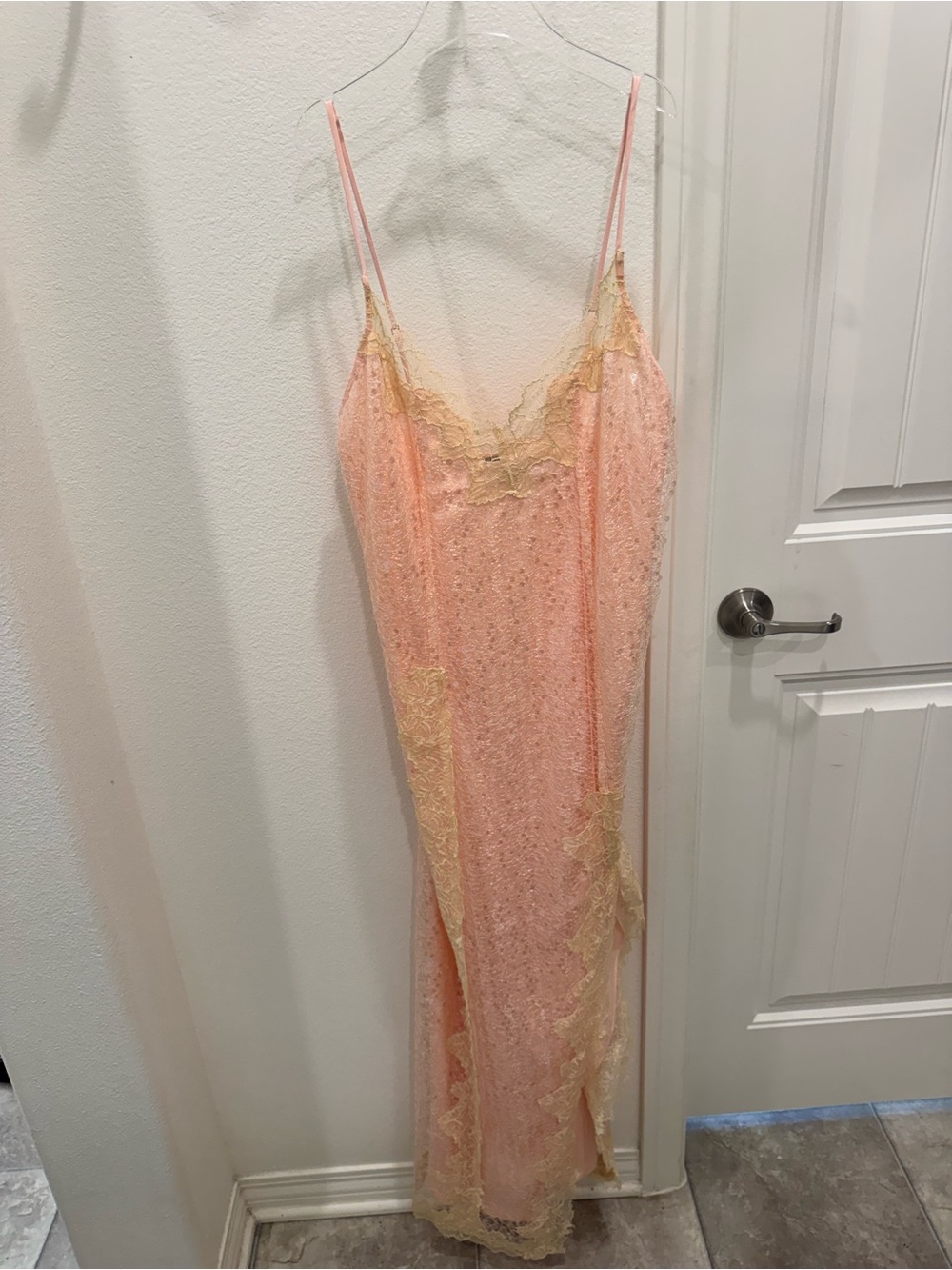 VICI Pink & Ivory Lace Maxi Dress – Size Small – Like New